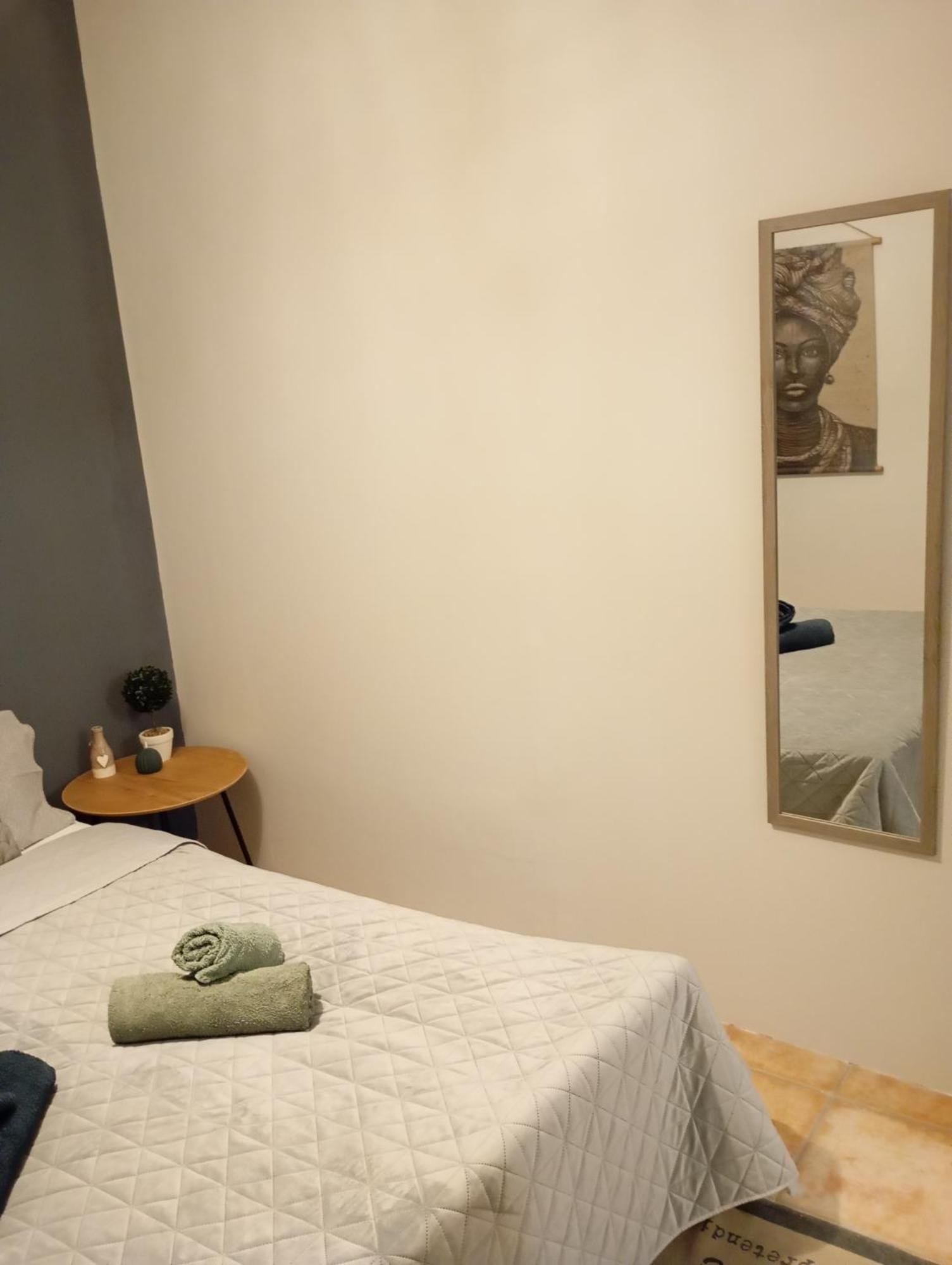 Comfy Studio Lamía Kültér fotó